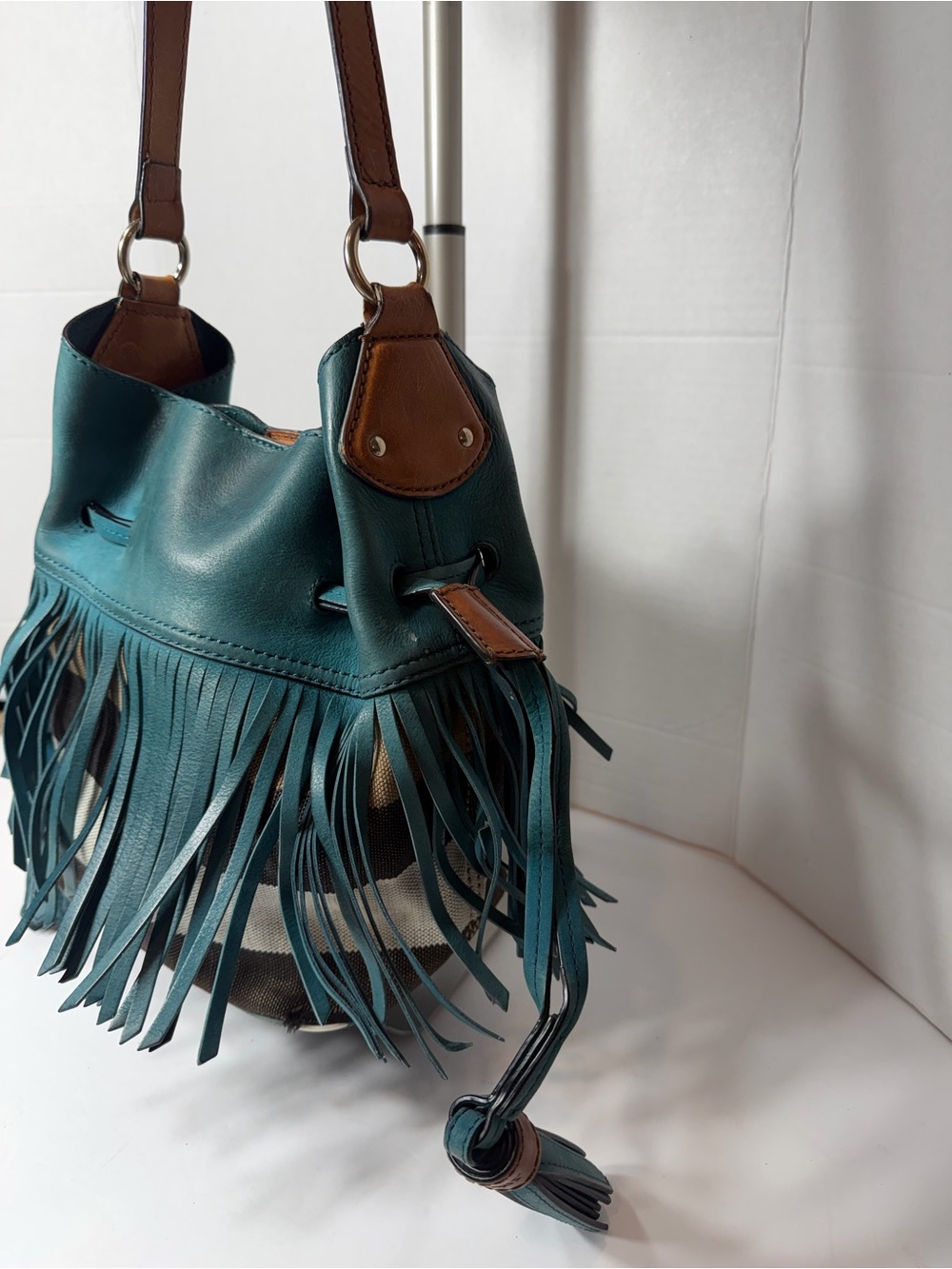 Beautiful Burberry Ashby Belgrove fringe bag, teal call outs in photos - Picture 2 of 9
